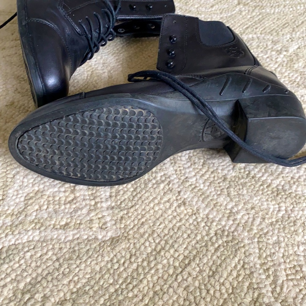 Arita 7.5 Boots ! View 3